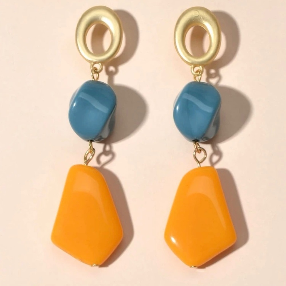 EARRINGS NWOT